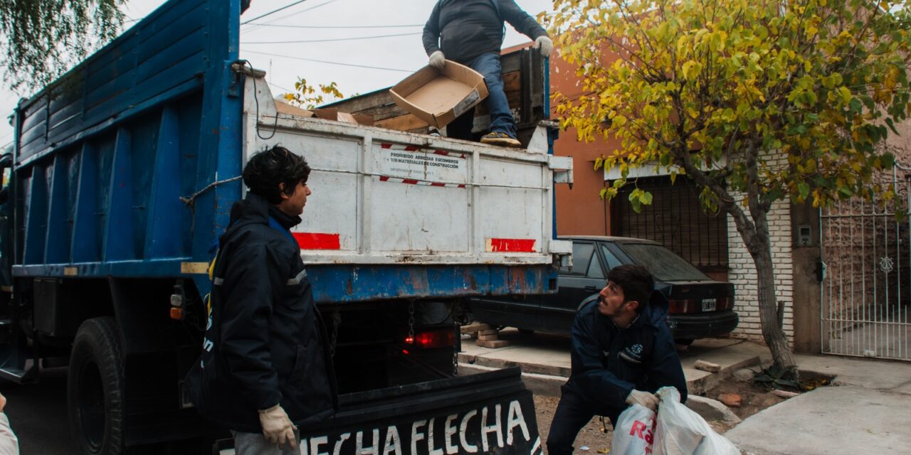 Lunes de reciclaje: La rutina ecológica que ya cumple un año en Rawson