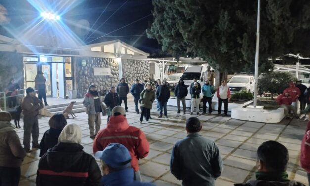 Trabajadores municipales de Valle Fértil definen medidas en asamblea
