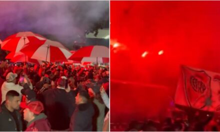 Bombos, bengalas y pasión: los hinchas de River despidieron al plantel con un sorprendente banderazo