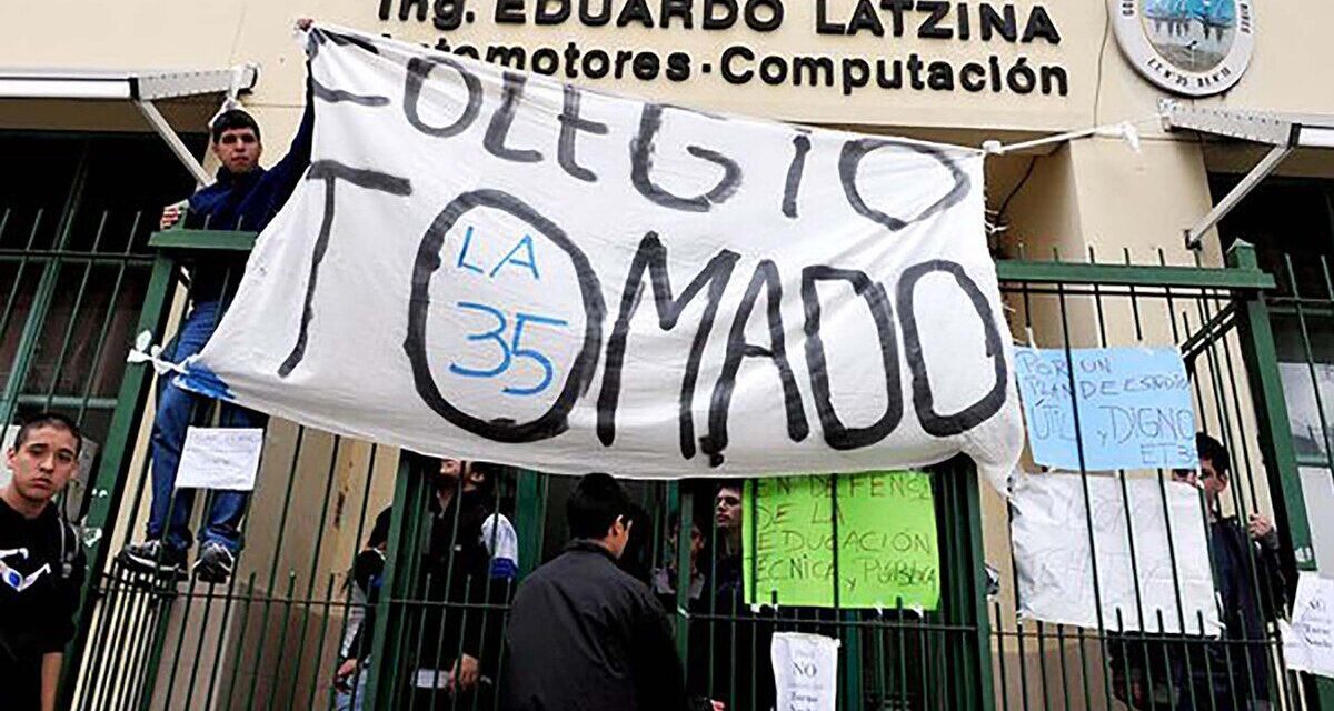 Alumnos del Nacional, el Pellegrini y otras escuelas secundarias tomaron los colegios en apoyo a Cristina Kirchner