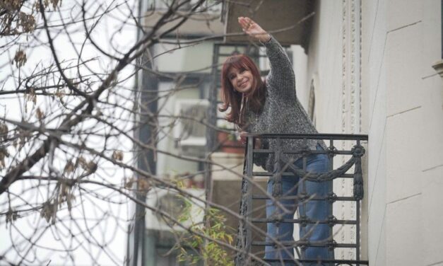 Movilización en apoyo a Cristina Kirchner a 100 días de la condena por Vialidad