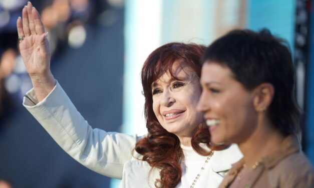 Mayra Mendoza confirmó que Cristina Kirchner no podrá salir a saludar al balcón