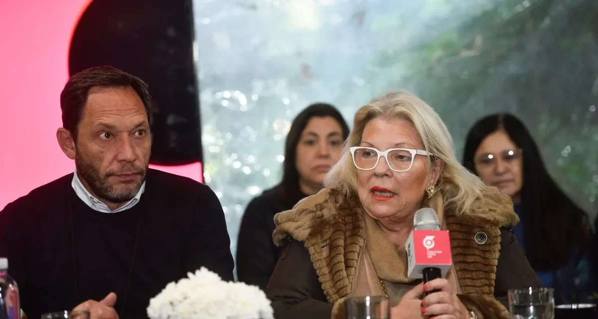 Elisa Carrió: «Es evidente que se siente un mandril»