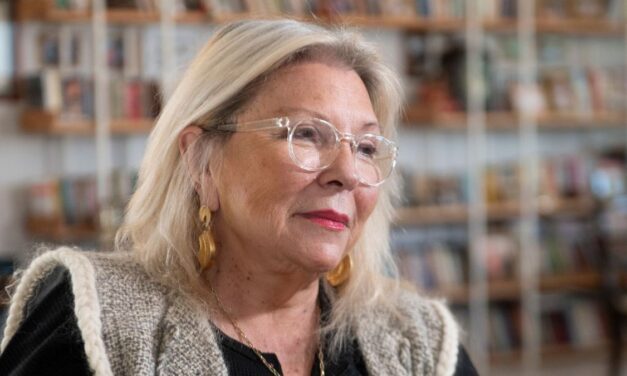 Elisa Carrió, sobre la reunión entre el PRO y LLA: «Mauricio Macri quiere ser muy rico de nuevo»