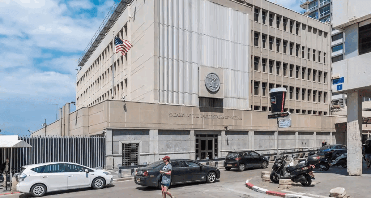 Estados Unidos evacuó personal de su embajada en Israel y prepara vuelos para el traslado de ciudadanos