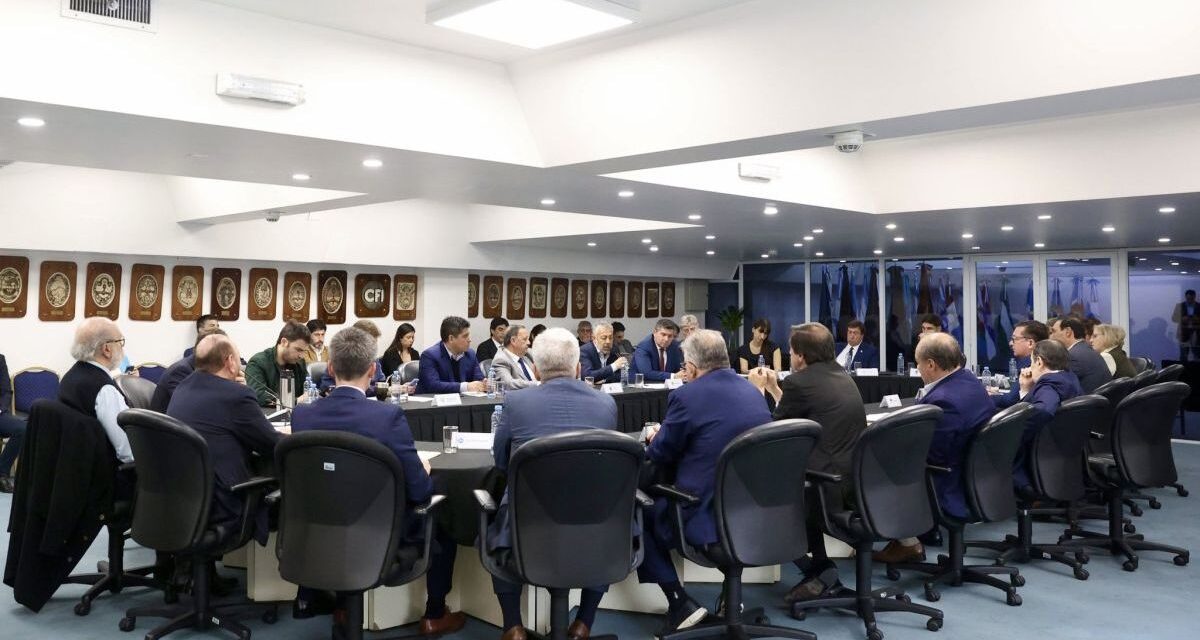 Gobernadores activan cumbre en la Ciudad alarmados por la caída de la coparticipación federal