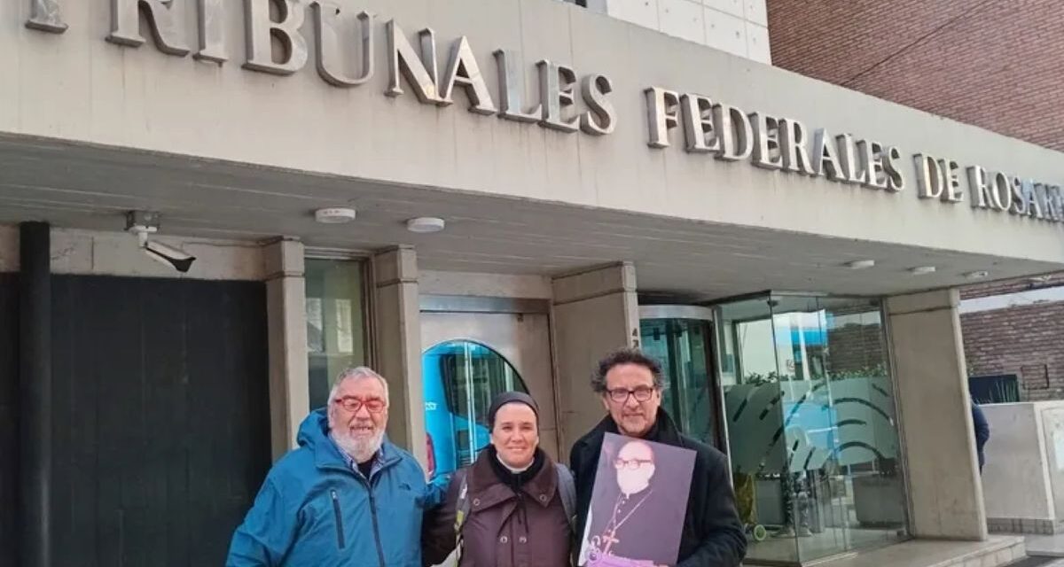 Piden reabrir la causa por la muerte del obispo Ponce de León