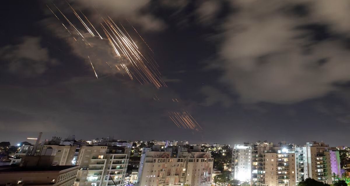 Los misiles impactaron en Haifa y amenazaron con ataques más severos