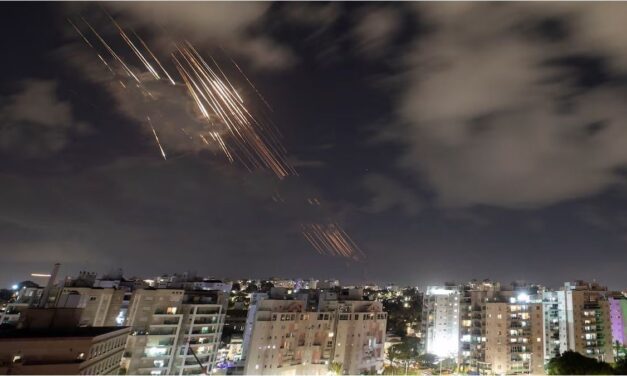 Los misiles impactaron en Haifa y amenazaron con ataques más severos