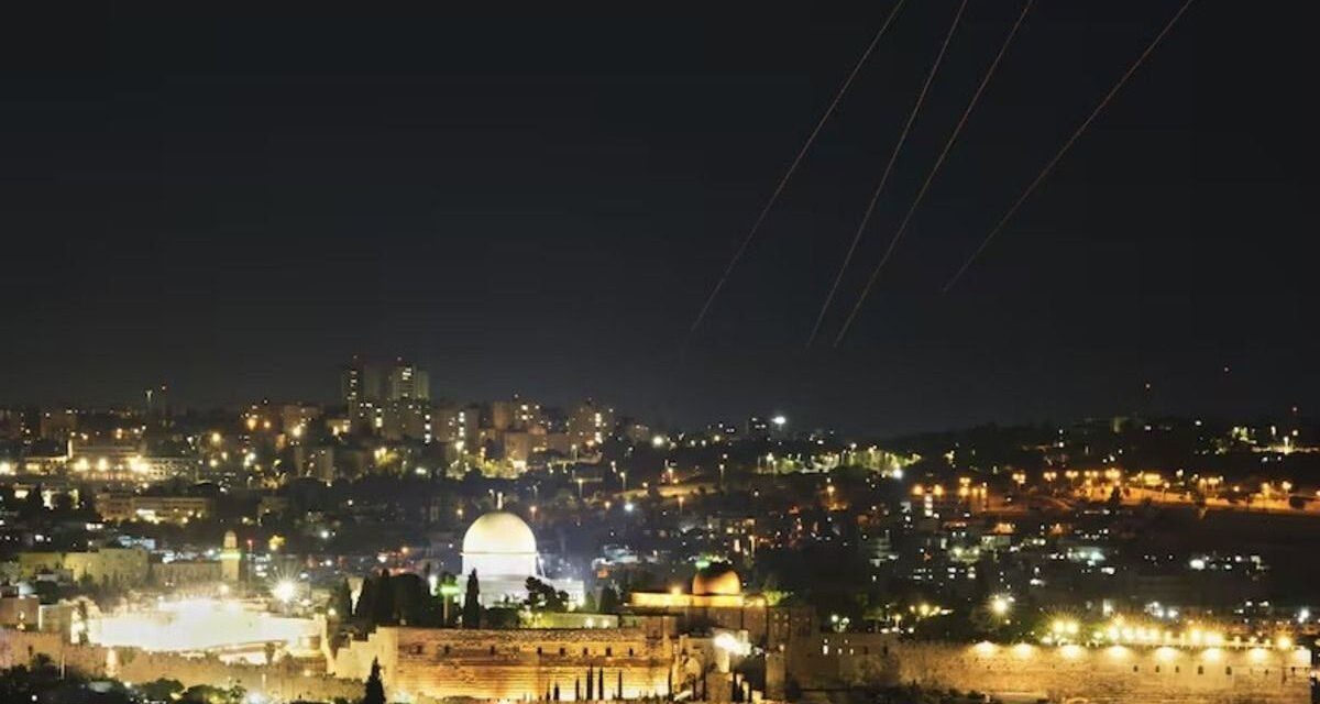 Irán lanzó cientos de misiles y desde Israel advirtieron que Teherán arderá si continúa con el contraataque