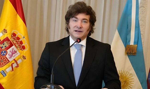 Javier Milei fue premiado en Madrid por un foro libertario y de ultraderecha y defendió su plan económico