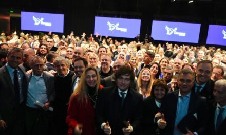 Javier Milei sale al rescate de la campaña bonaerense con acto hoy en La Plata