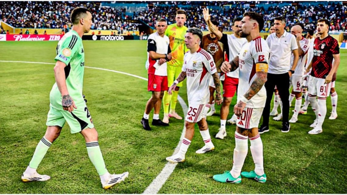 Marchesín rompió el silencio tras su cruce con Otamendi: «Es normal, son cosas del partido»