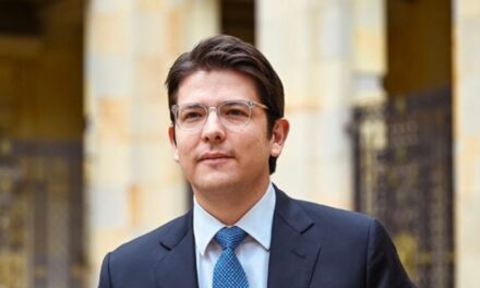 Quién es Miguel Uribe Turbay, el senador colombiano que fue baleado en un atentado en Bogotá