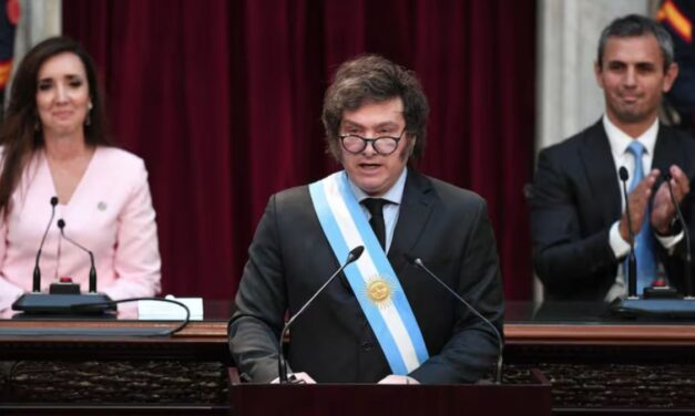Con los números en contra, La Libertad Avanza tiene un as bajo la manga para frenar jubilaciones y discapacidad
