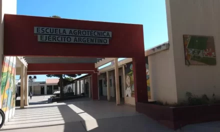 Una escuela de Valle Fertil recibió 5 millones de pesos por su proyecto de café de algarrobo