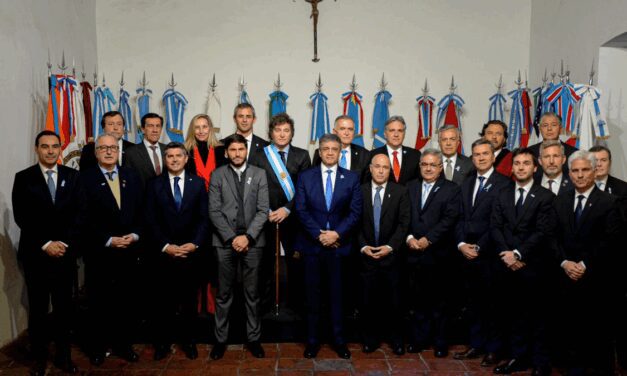 El Gobierno convocó a gobernadores para poner en marcha el debate por reformas