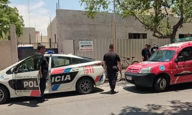 Barrio Del Valle: Una mujer fue amenazada con un arma por su hermano