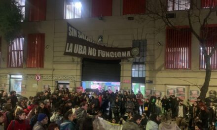 Tras el fallo contra Cristina Kirchner, tomaron las facultades de Filosofía y Letras y Ciencias Sociales de la UBA