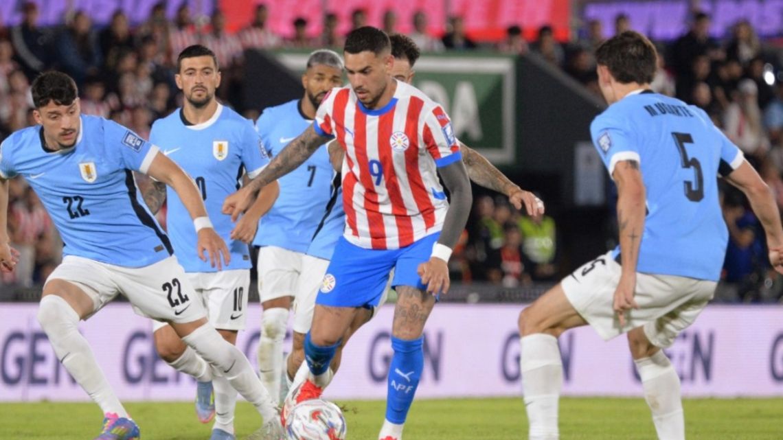 Victoria clave para Paraguay: superó 2-0 a Uruguay y sueña con un cupo para el Mundial 2026