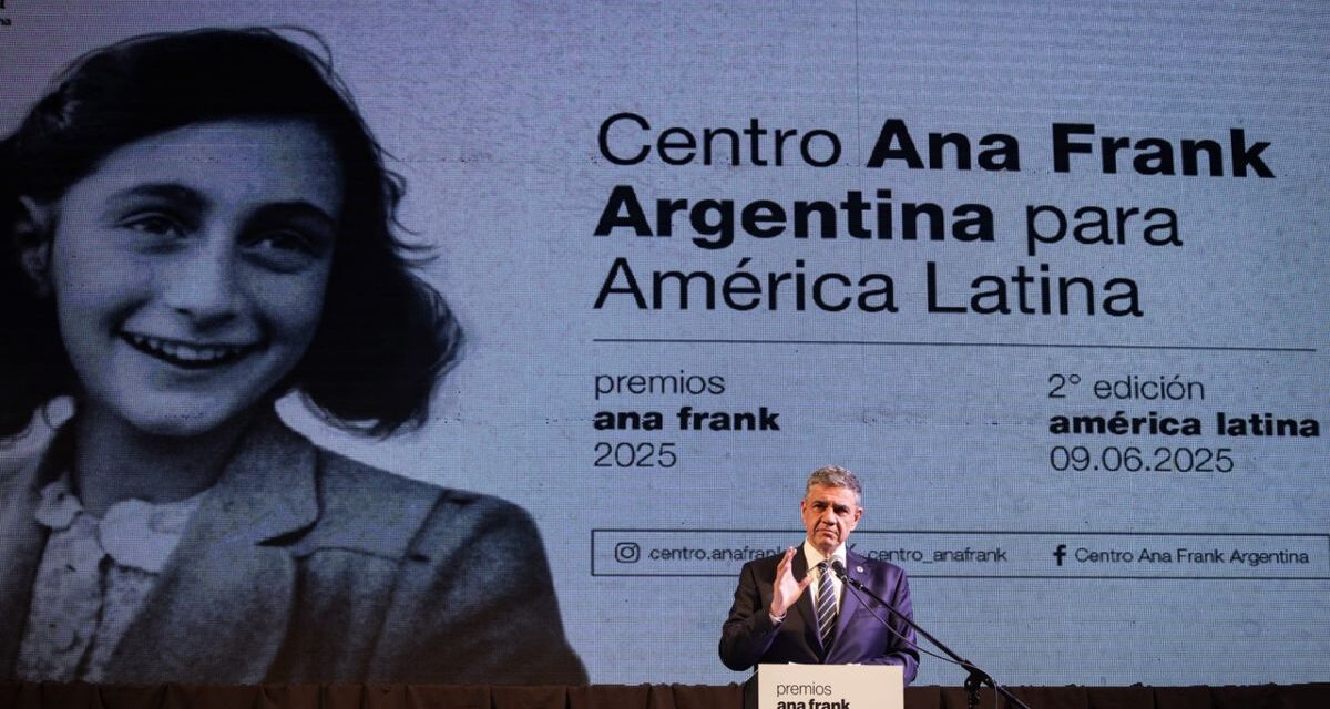 Jorge Macri fue reconocido en los premios Ana Frank por su compromiso con la convivencia y la memoria