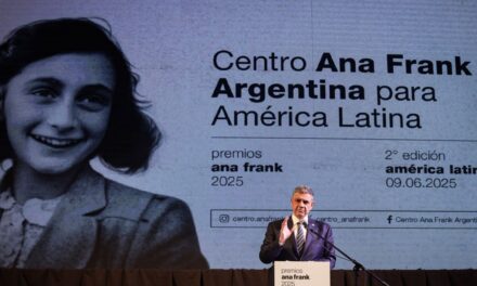Jorge Macri fue reconocido en los premios Ana Frank por su compromiso con la convivencia y la memoria