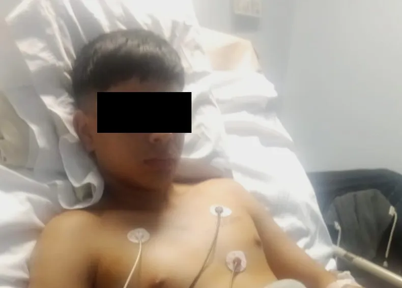 <div class="volanta-custom" style="
                color: #444;
                font-size: 0.8rem;
                font-weight: 600;
                line-height: 1.1;
                margin-bottom: 6px;
                text-transform: uppercase;
                letter-spacing: 0.3px;
                text-align: left;
            ">CAPITAL</div><div class="post-title-custom" style="text-align: left;">Un adolescente fue apuñalado por una patota a la salida de una matiné</div>