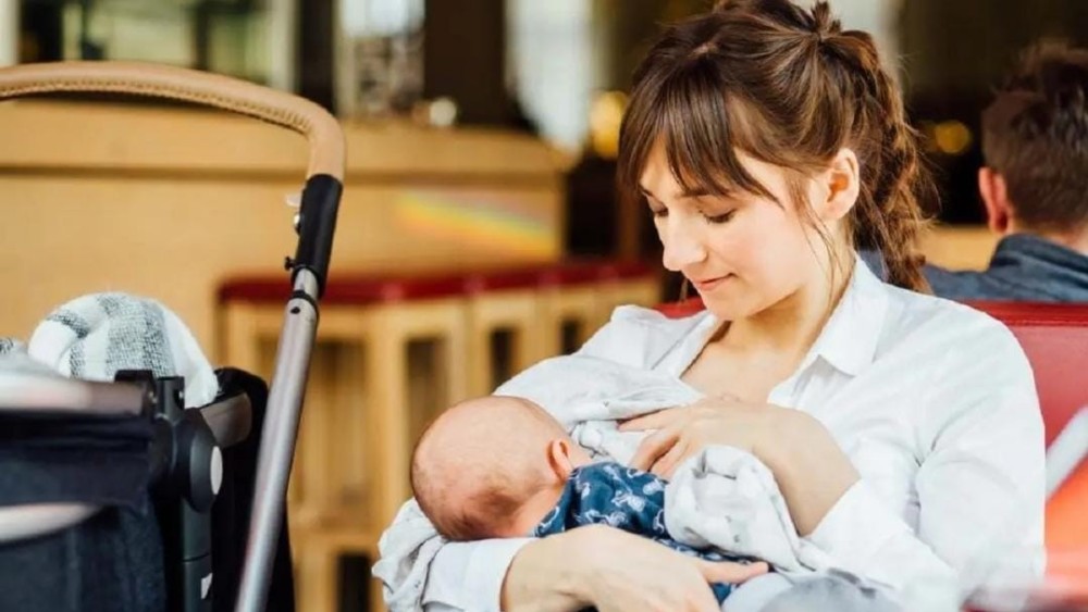 Profesionales de la salud se capacitan en lactancia materna