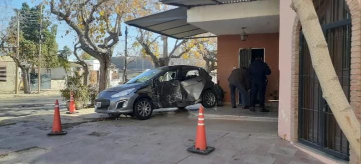 Grave choque en Capital: un joven está internado en terapia intensiva y el otro conductor dio positivo en alcoholemia