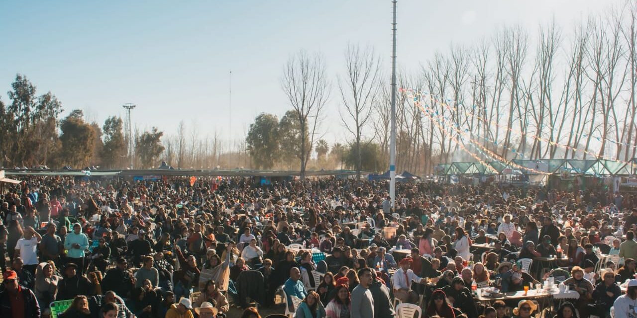 Más de 30 mil personas en la Fiesta del Carneo Español en Rawson