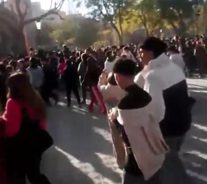 Caos, robos y desilusión en San Juan: la visita de un influencer terminó en escándalo