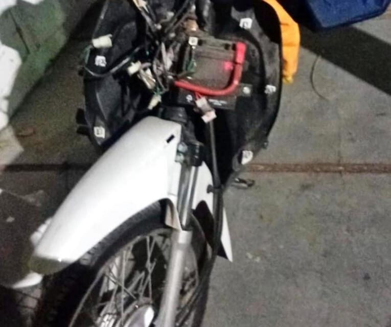 Moto robada, persecución y un detenido en Capital