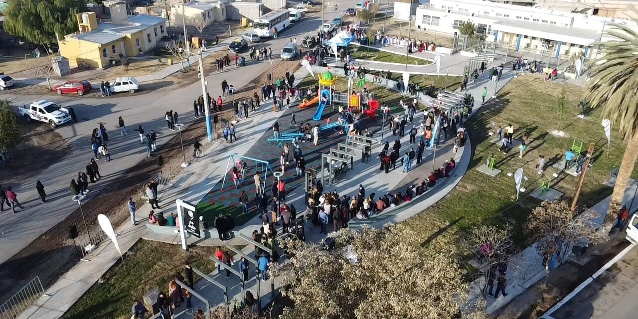 9 de Julio inauguró una nueva plaza frente al Centro de Salud de la Villa Cabecer