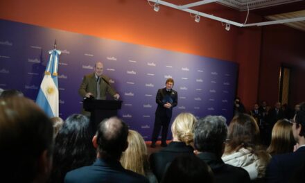 Para celebrar las desregulaciones, Javier Milei encabezó un agasajo para Federico Sturzenegger y 200 trabajadores del Gabinete