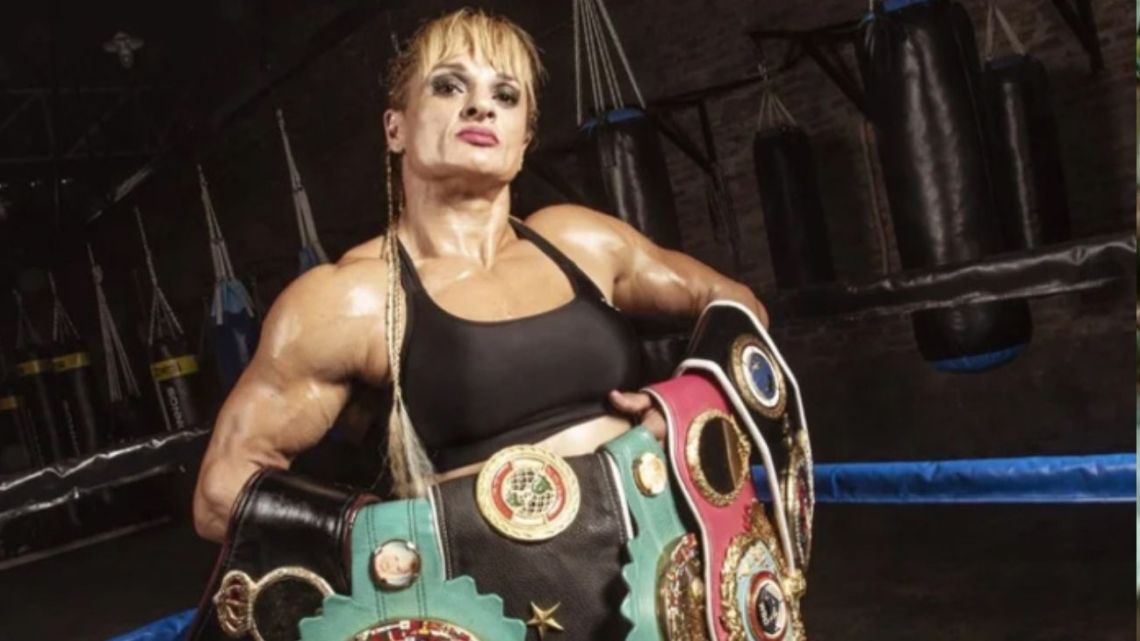 Quién fue la «Locomotora» Oliveras: su sacrificada infancia y los golpes de la vida que la hicieron campeona arriba del ring