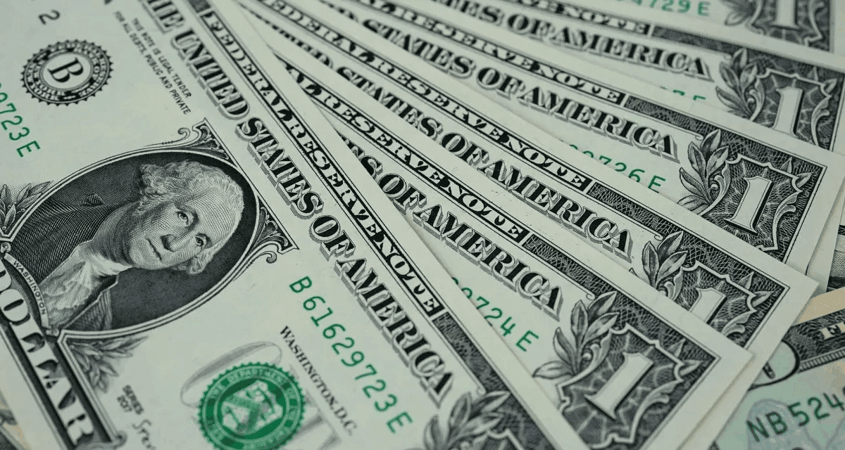 Diputados cordobeses proponen ley para que bancos acepten dólares deteriorados sin discriminación