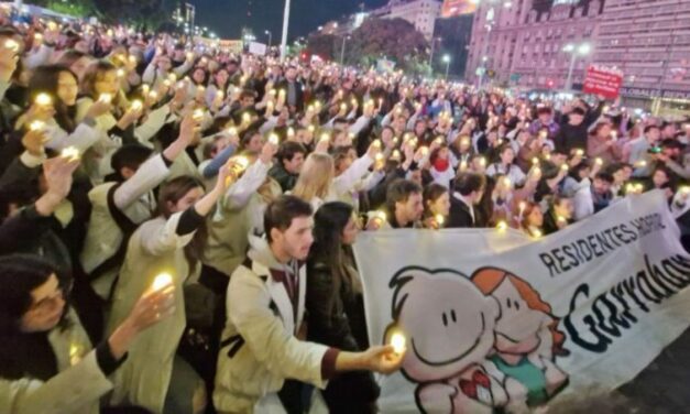 Trabajadores del Hospital Garrahan realizarán una nueva caminata de las velas contra los recortes en Salud
