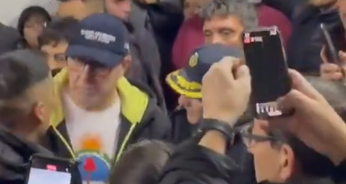 Javier Milei celebró nuevo ataque a la prensa desatado por una interna libertaria en Chubut