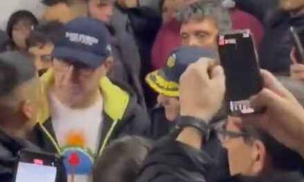 Javier Milei celebró nuevo ataque a la prensa desatado por una interna libertaria en Chubut