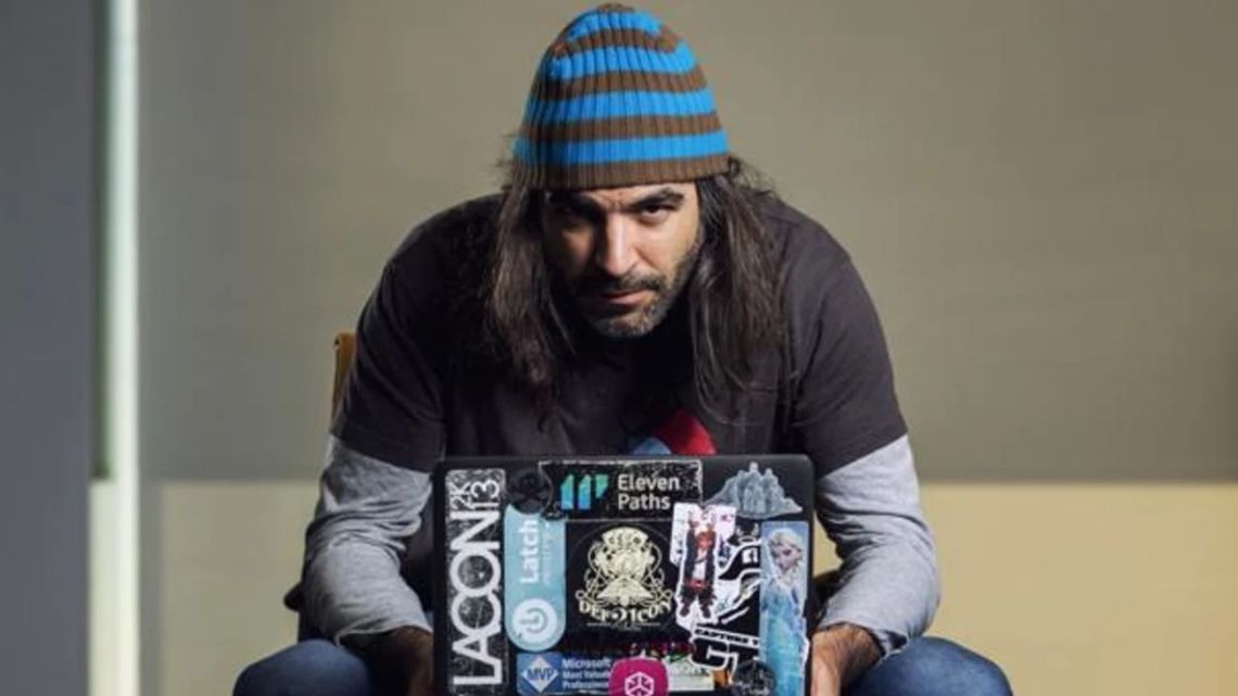 La Federación Española de Fútbol revoluciona el arbitraje: incorpora a un exhacker como asesor