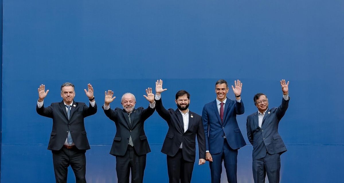 Gabriel Boric habló sobre las amenazas a la democracia y advirtió sobre el avance del odio y la desinformación