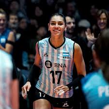 Entrenamiento de alto nivel con figuras olímpica del voley  en Pocito