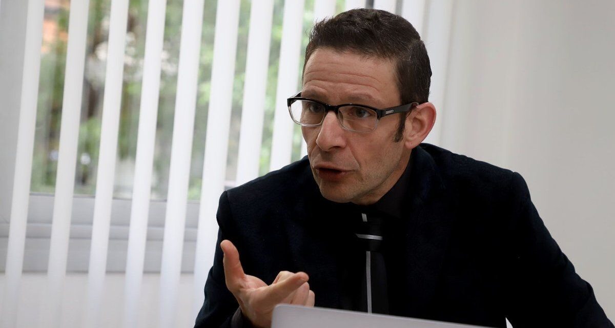Un exsocio de Javier Milei anticipó que Luis Caputo tiene los días contados como ministro de Economía