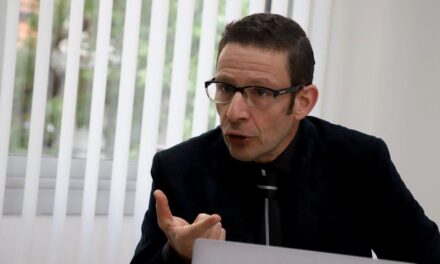 Un exsocio de Javier Milei anticipó que Luis Caputo tiene los días contados como ministro de Economía