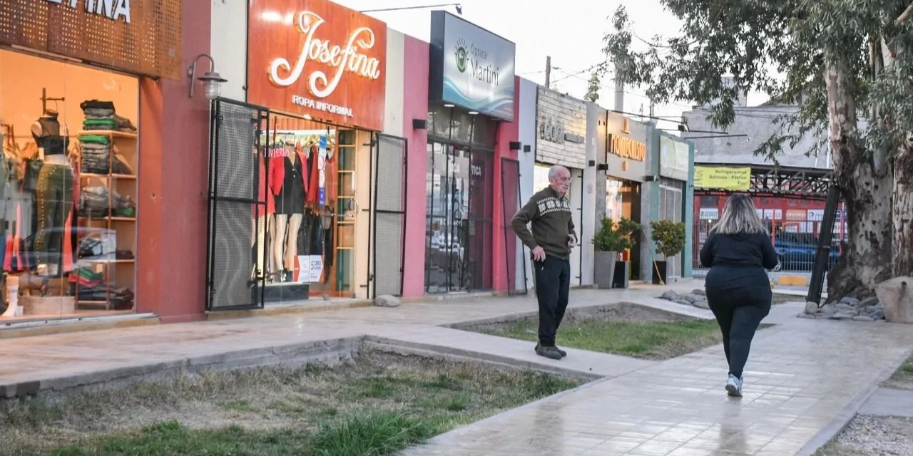Comercio en alerta en Rawson: 14 cierres en dos meses y la esperanza puesta en fechas clave