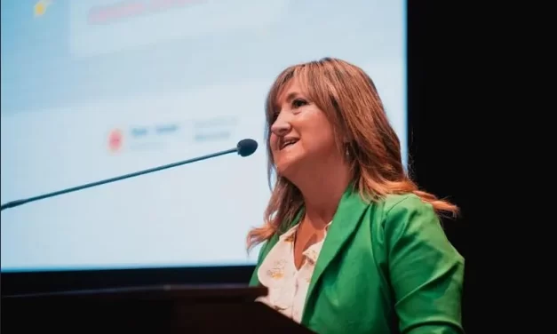 En agosto llegan las computadoras para alumnos de primaria en San Juan