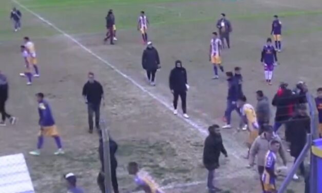 Otro lamentable suceso: brutal agresión contra Luis Ventura mientras dirigía al Victoriano Arenas