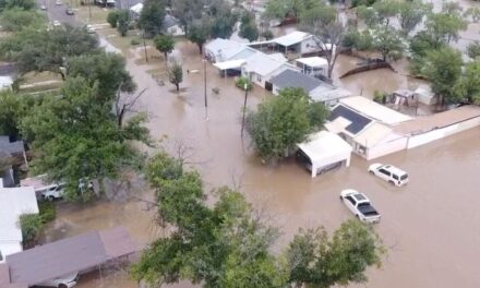 Hay al menos 80 muertos e intensifican la búsqueda de desaparecidos