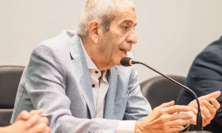¿Cómo se elige al sucesor tras la muerte de Quattropani?