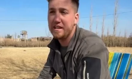 Críticas sin filtro y disculpas a medias: El caso del influencer que apuntó contra el turismo en Iglesia